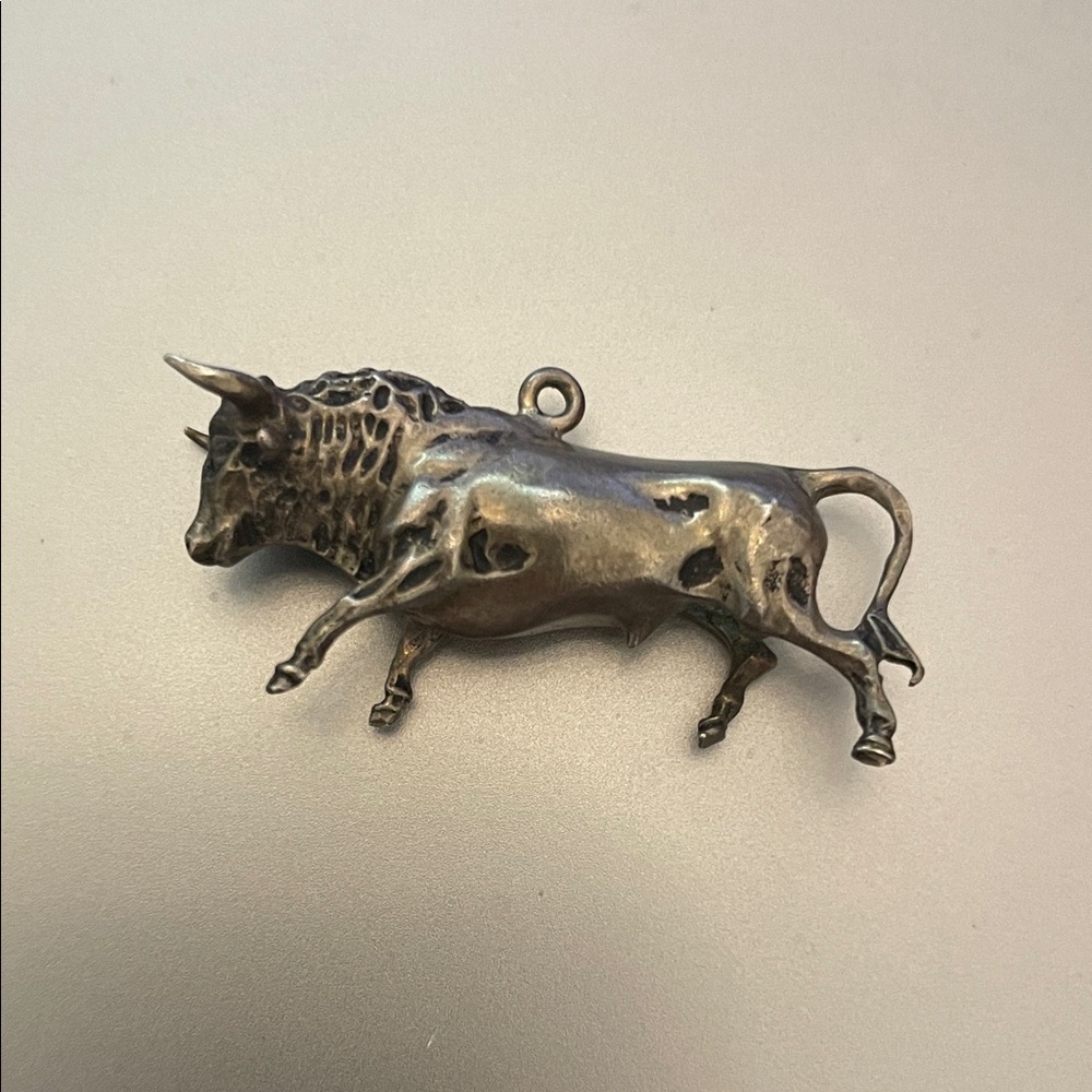 Vintage Bull Charm Pendant Silver-Toned
